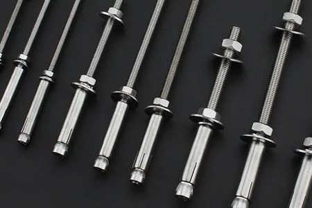 超長(zhǎng)螺栓連接時(shí)是否需要特殊工具？扳手不可少！
